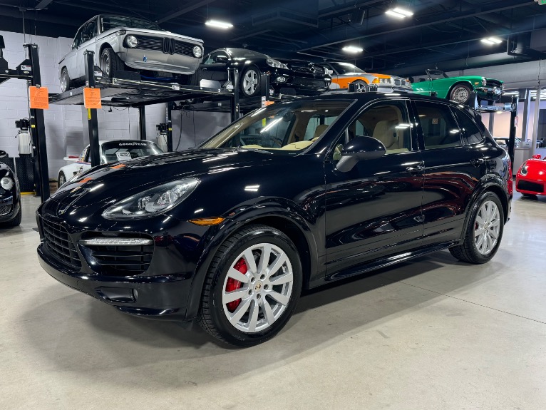 2013 Porsche Cayenne GTS photo 3