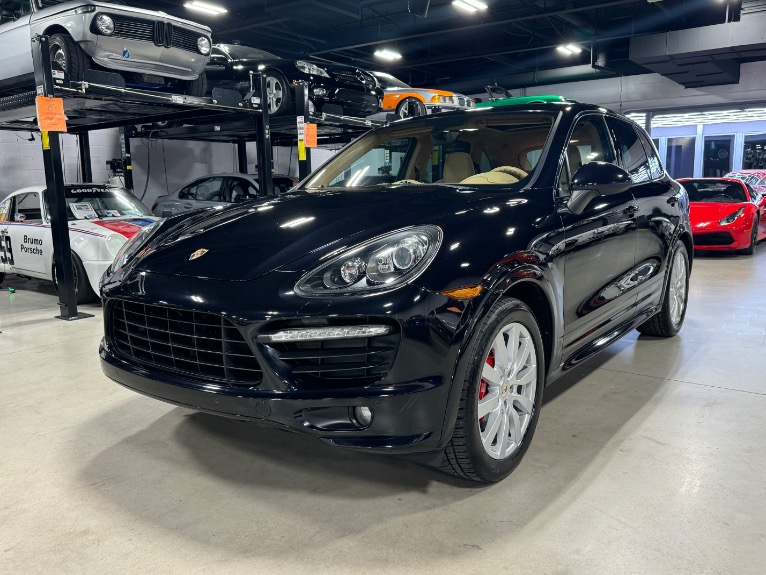 Porsche Cayenne's photo