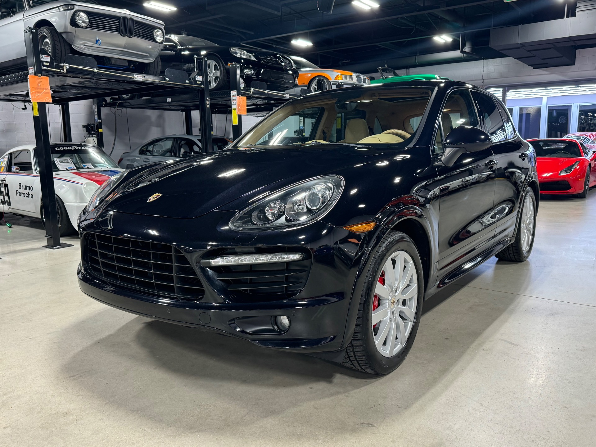 2013 Porsche Cayenne GTS photo 1